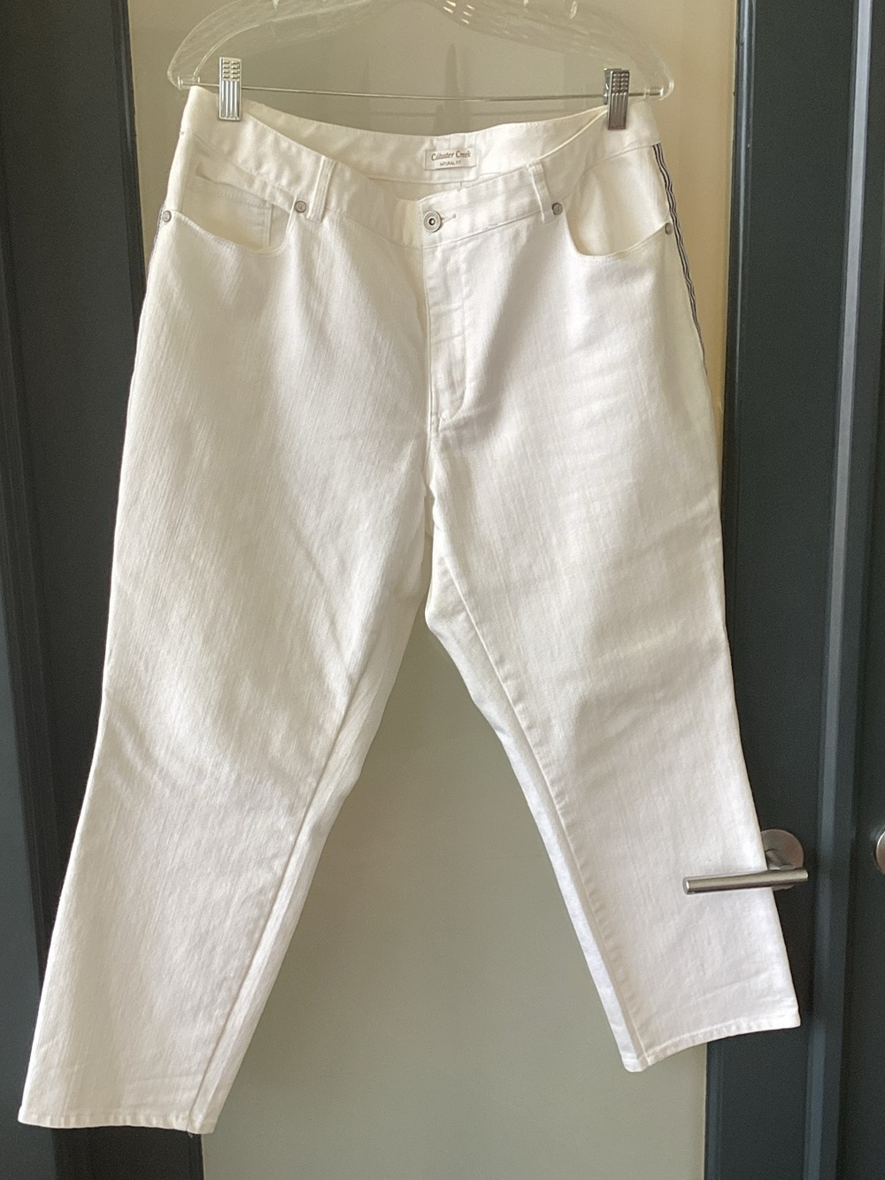 Jeans white with blue stripe